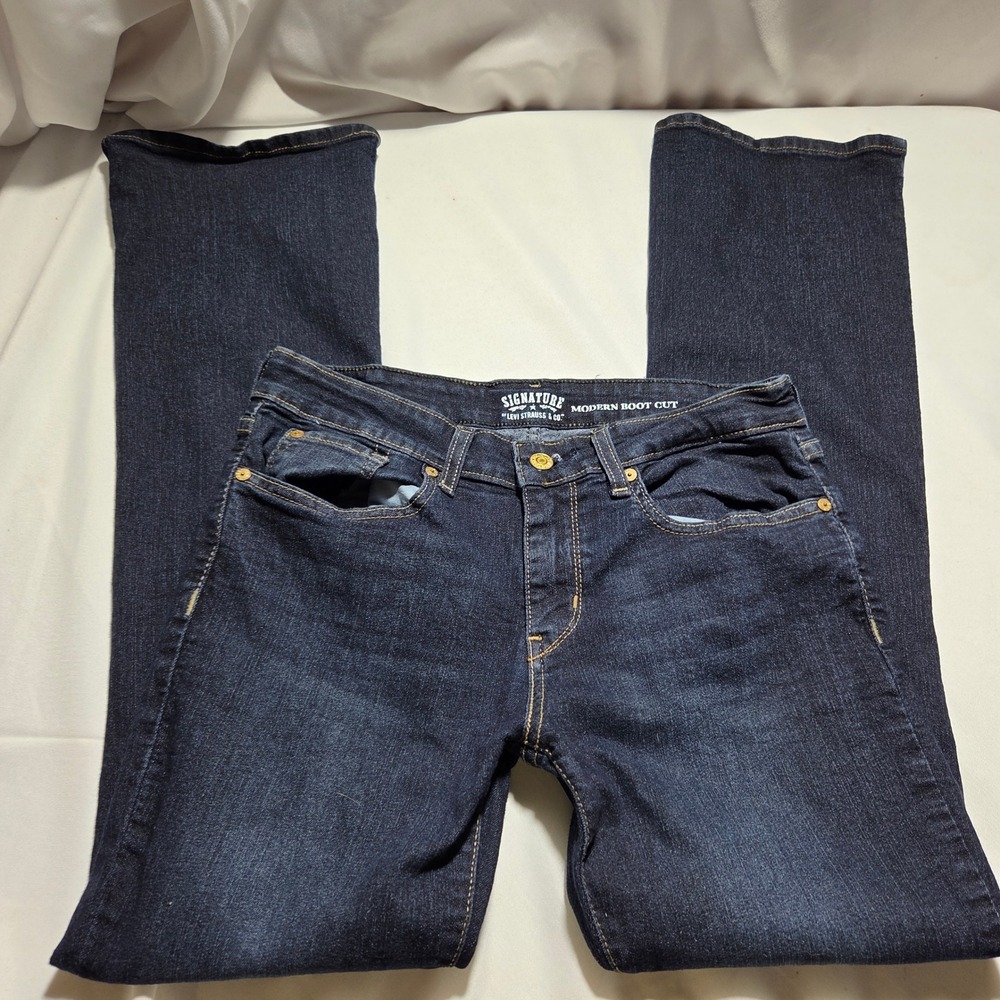 Signature by Levi Strauss & Co Modern Boot Cut Jeans Dark Wash Womens 12 W31 L32